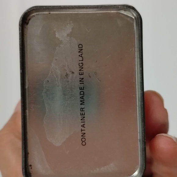 Nestle Tollhouse Metal Tin Container House Red Door Welcome Guest Tiny Can - Picture 7 of 9